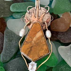PIECE OF ART PENDANT